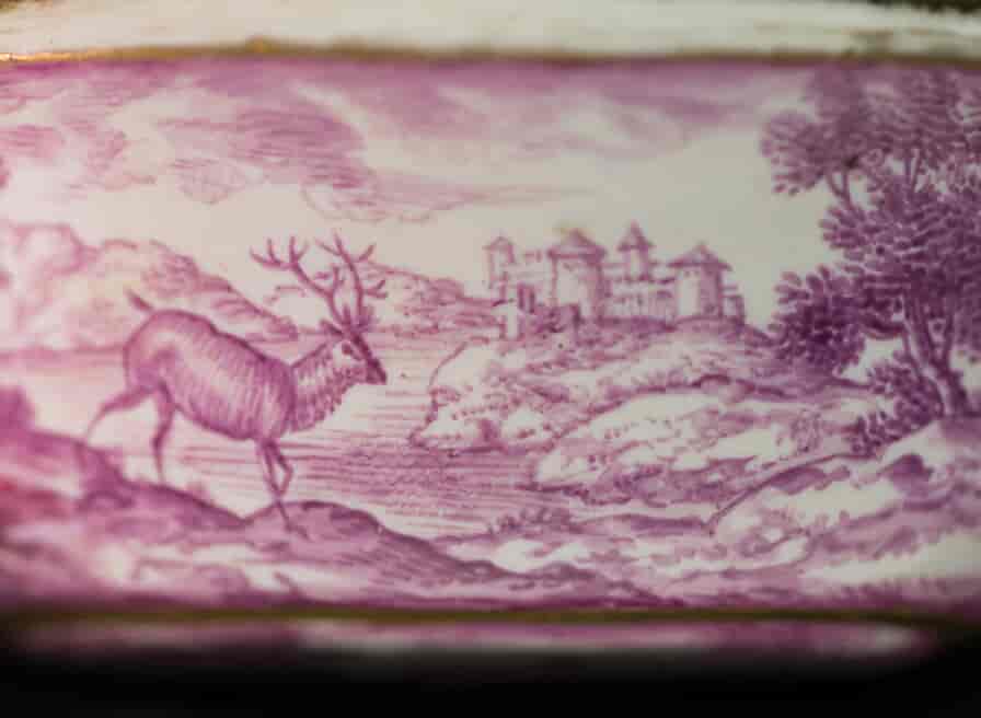 Doccia snuff box with deer in landscapes, c.1740 -952