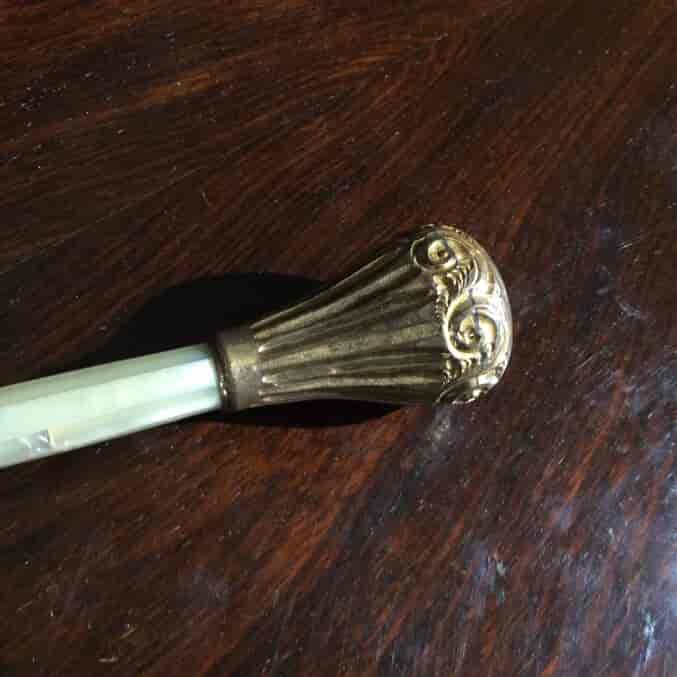 Parasol handle, mother of pearl & gilt, c.1880-631