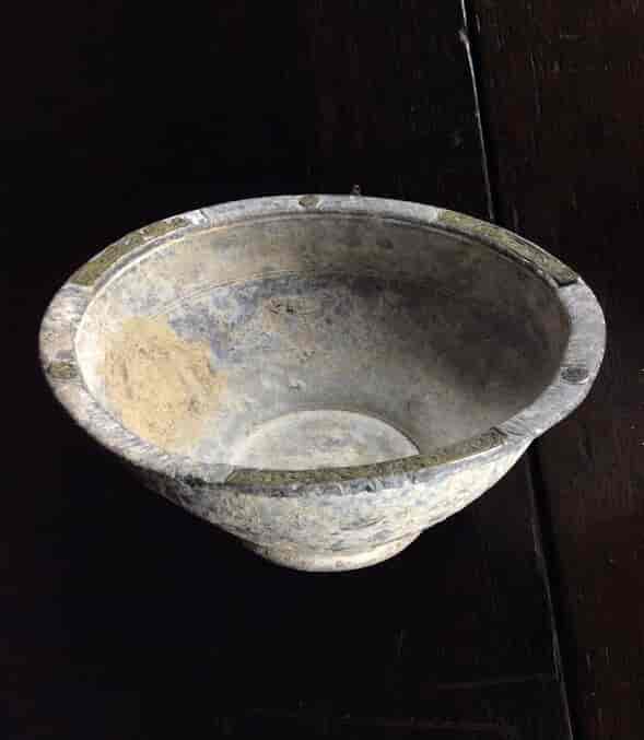 Islamic lead bowl, brass inlays and scratch deigns, 13th-15th century -0