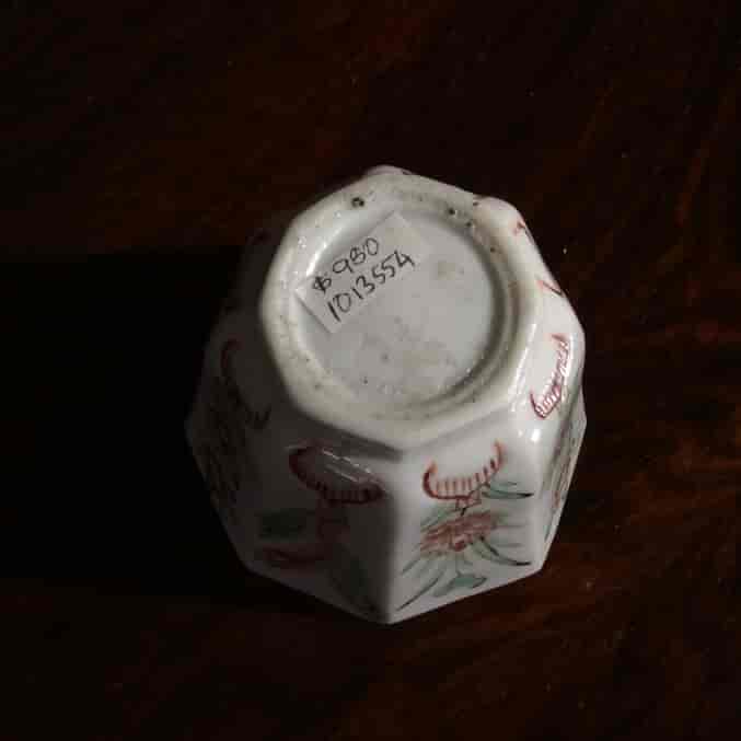 Chinese octagonal beaker, London decorated C. 1720 -911