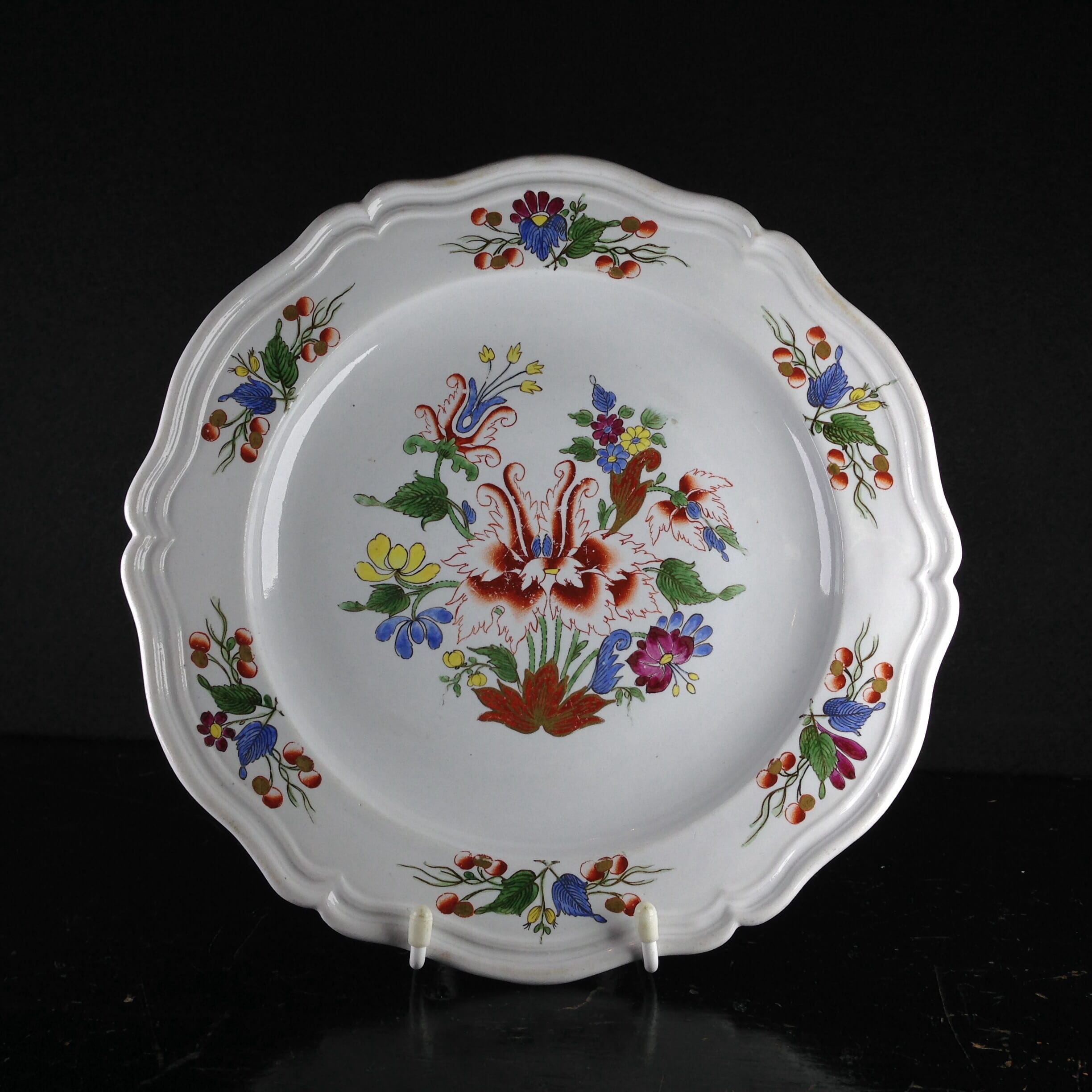 Doccia tin glaze plate, Tulip pattern Circa 1790 -0