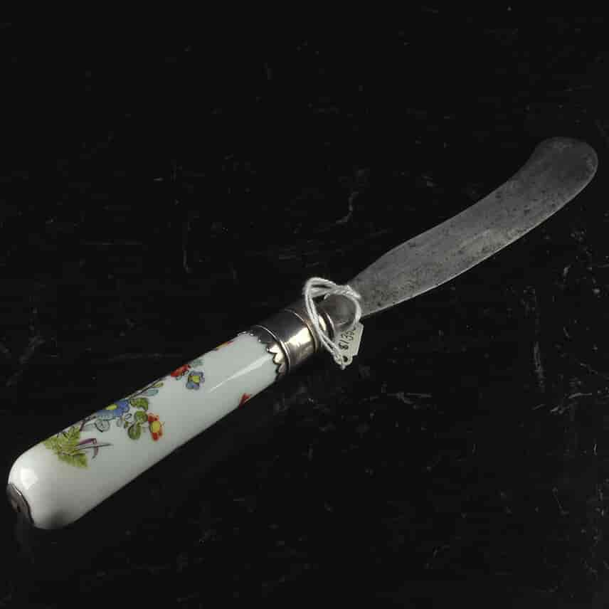 Meissen knife handle, Korean Lion Kakiemon pattern, c.1740 -4028