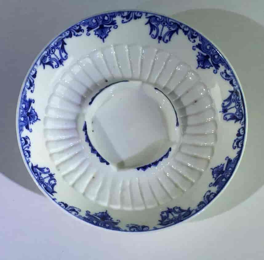 Saint-Cloud trembleuse cup & saucer, rare N mark, c.1725 -8270