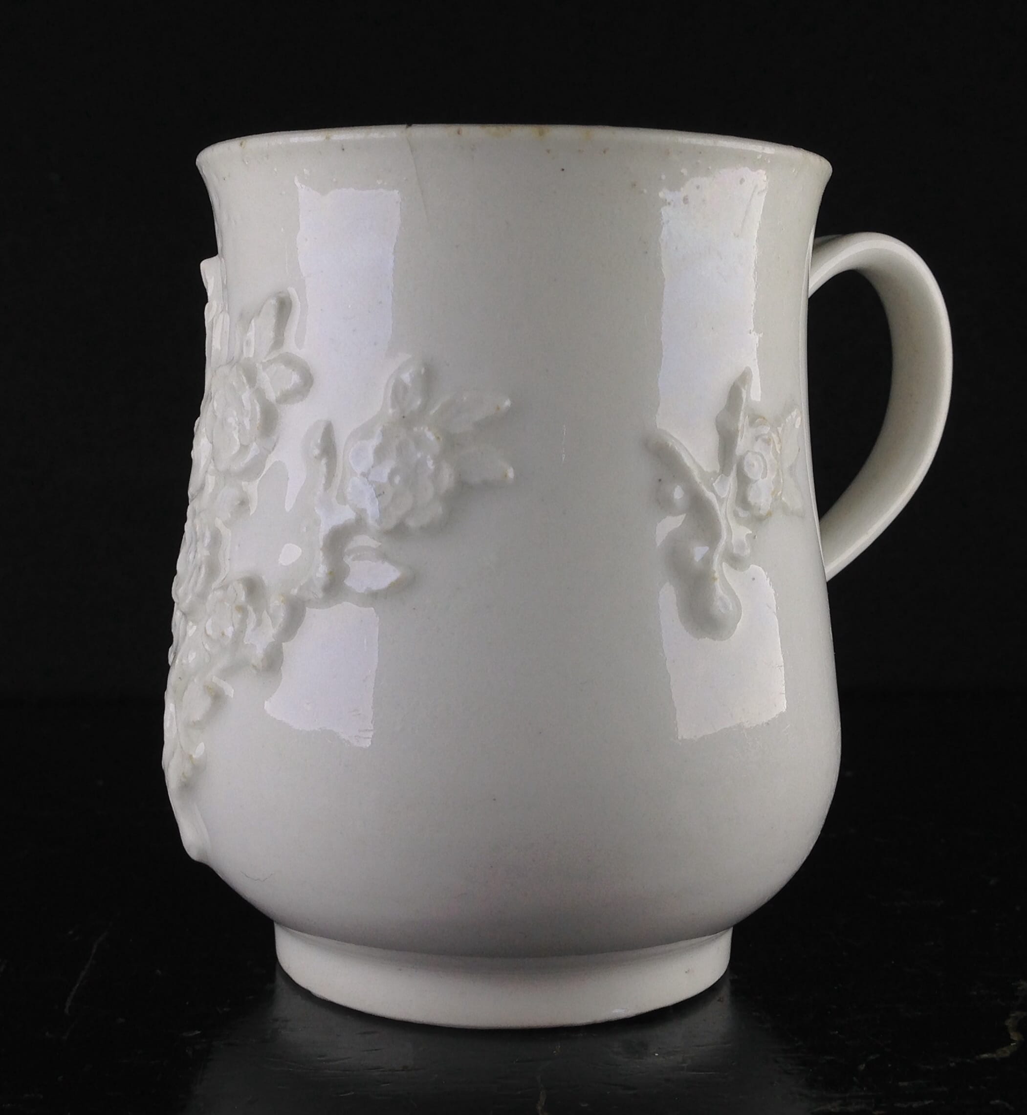 Bow bell shape mug, rose flower sprigging, c.1755 -0
