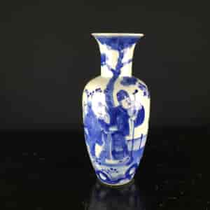 Chinese tall vase with underglaze blue figural scene, 19th century -9044