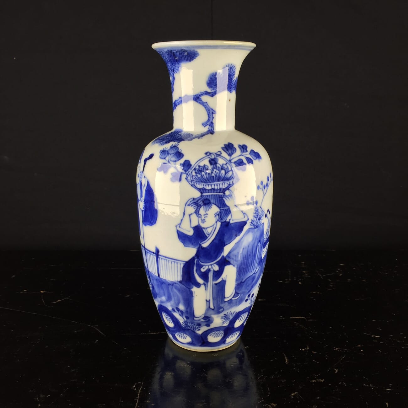 Chinese tall vase with underglaze blue figural scene, 19th century -0