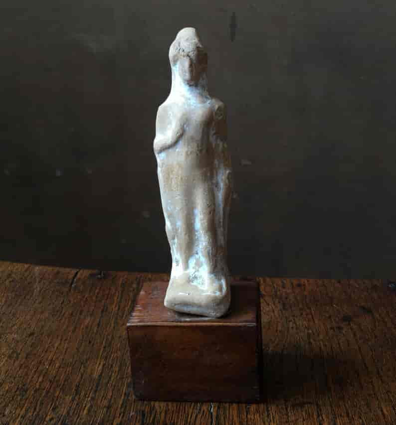 Greek terracotta figure of a goddess, 5th century BC -0