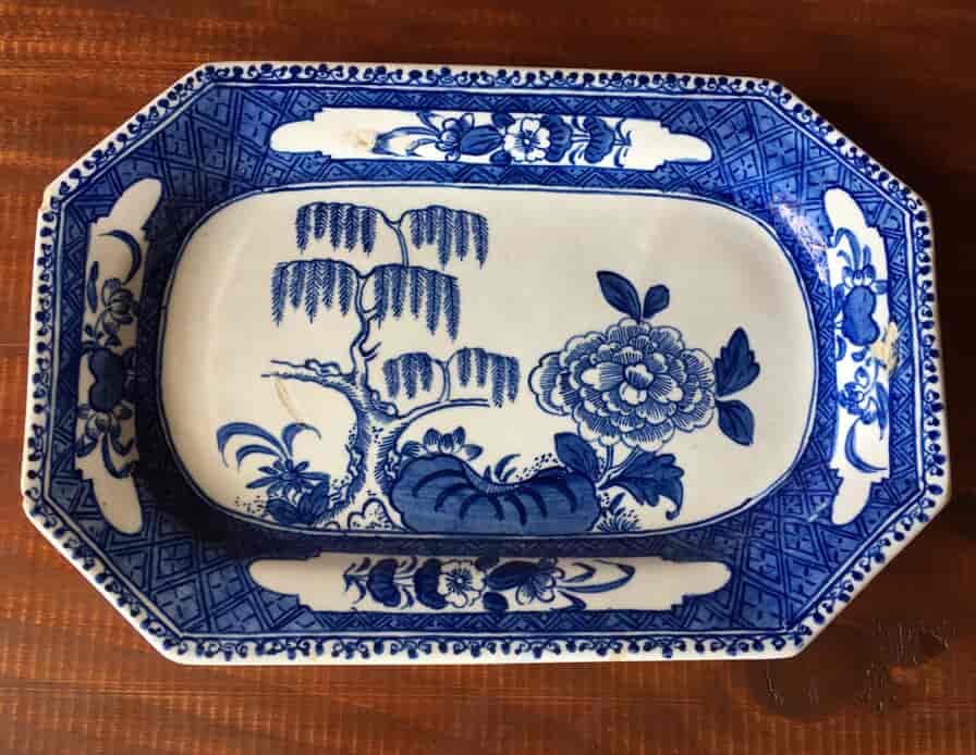 Bow serving dish, Peony & Willow, C. 1760 -0