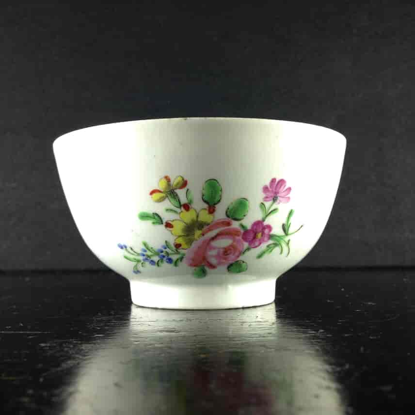 Lowestoft sugar bowl, colourful flower spray, c.1780 -0