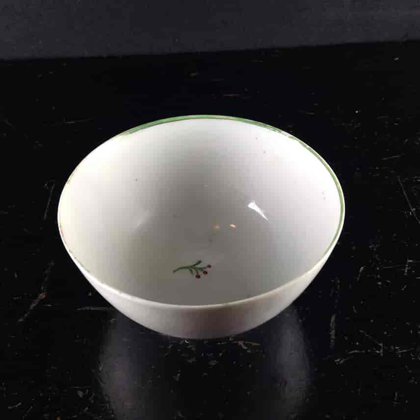 Lowestoft sugar bowl, colourful flower spray, c.1780 -1727