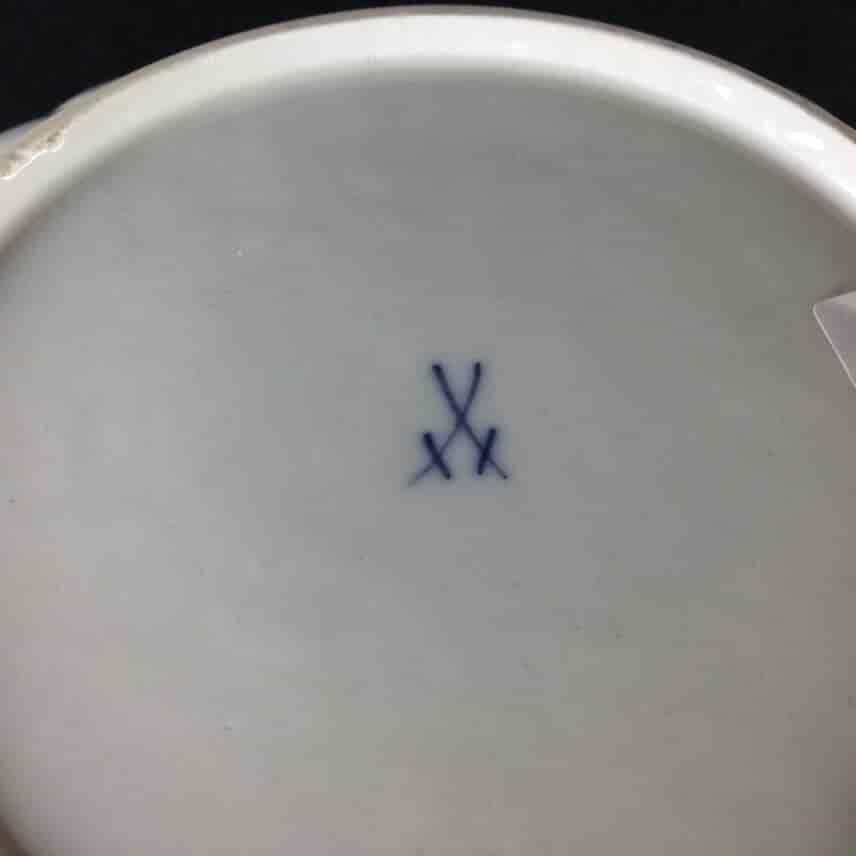 Meissen bowl with Gotzkowsky moulding, c. 1765 -2047