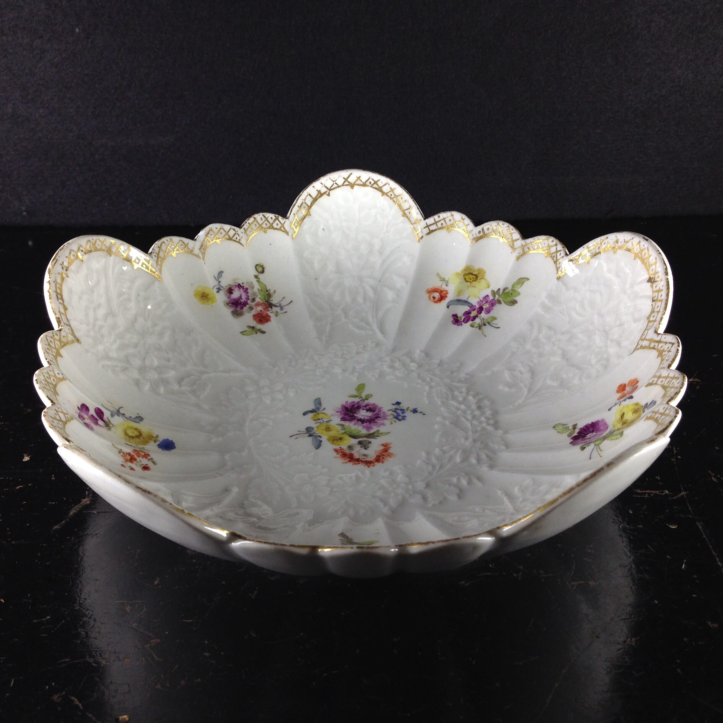 Meissen bowl with Gotzkowsky moulding, c. 1765 -0