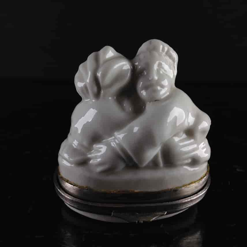 Italian porcelain snuff box, att. Doccia, embracing couple, c. 1780 -3272
