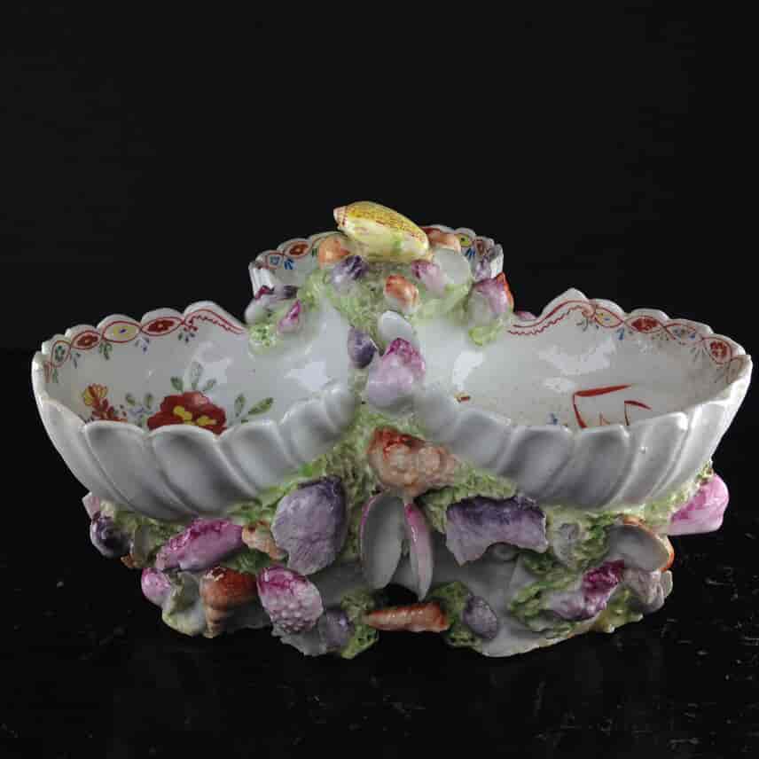 Bow triple sweetmeat, kakiemon dec & encrusted with shells, C. 1760 -3297