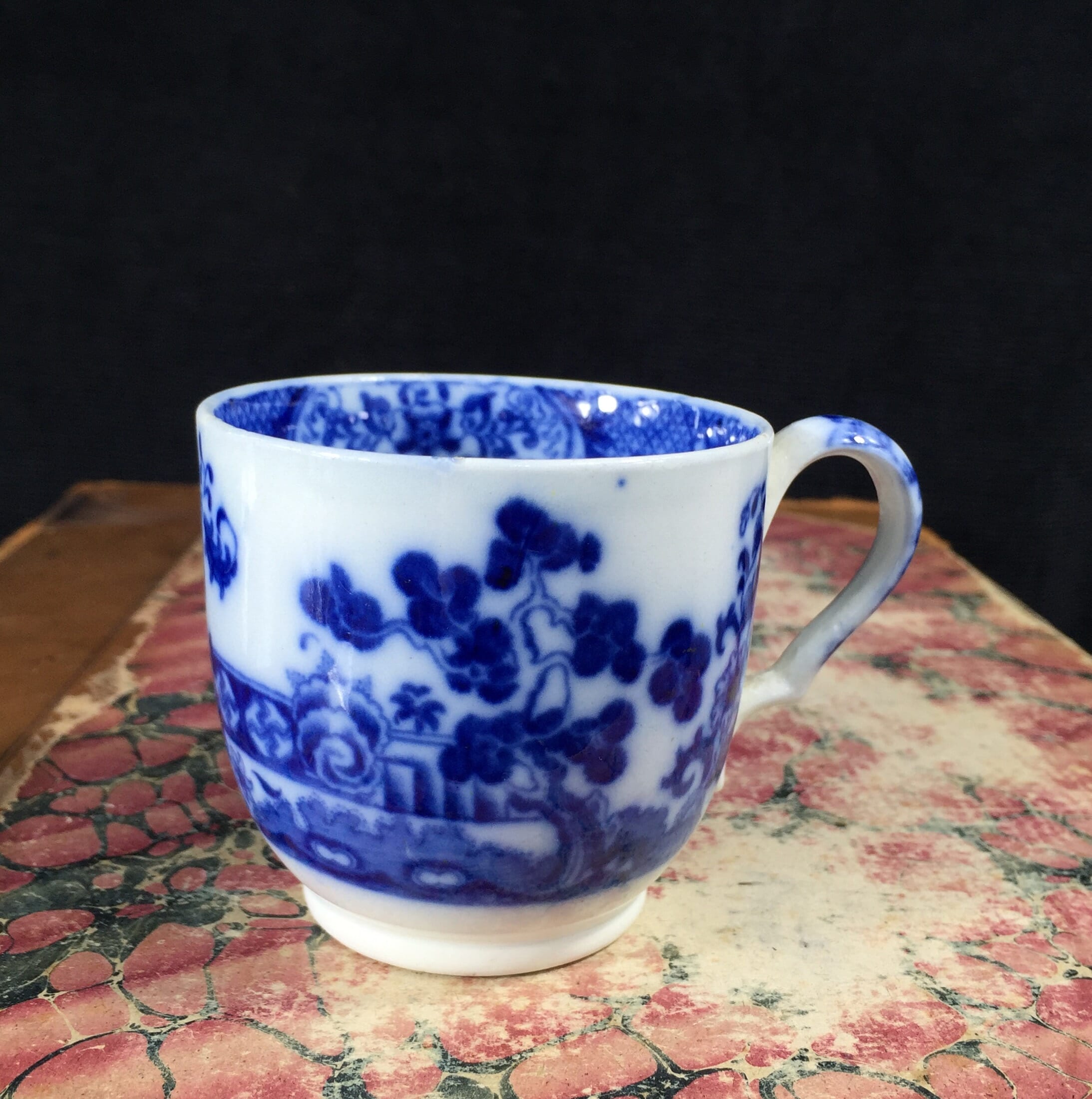 Pearlware coffee cup, fenced garden print, c. 1810 -0