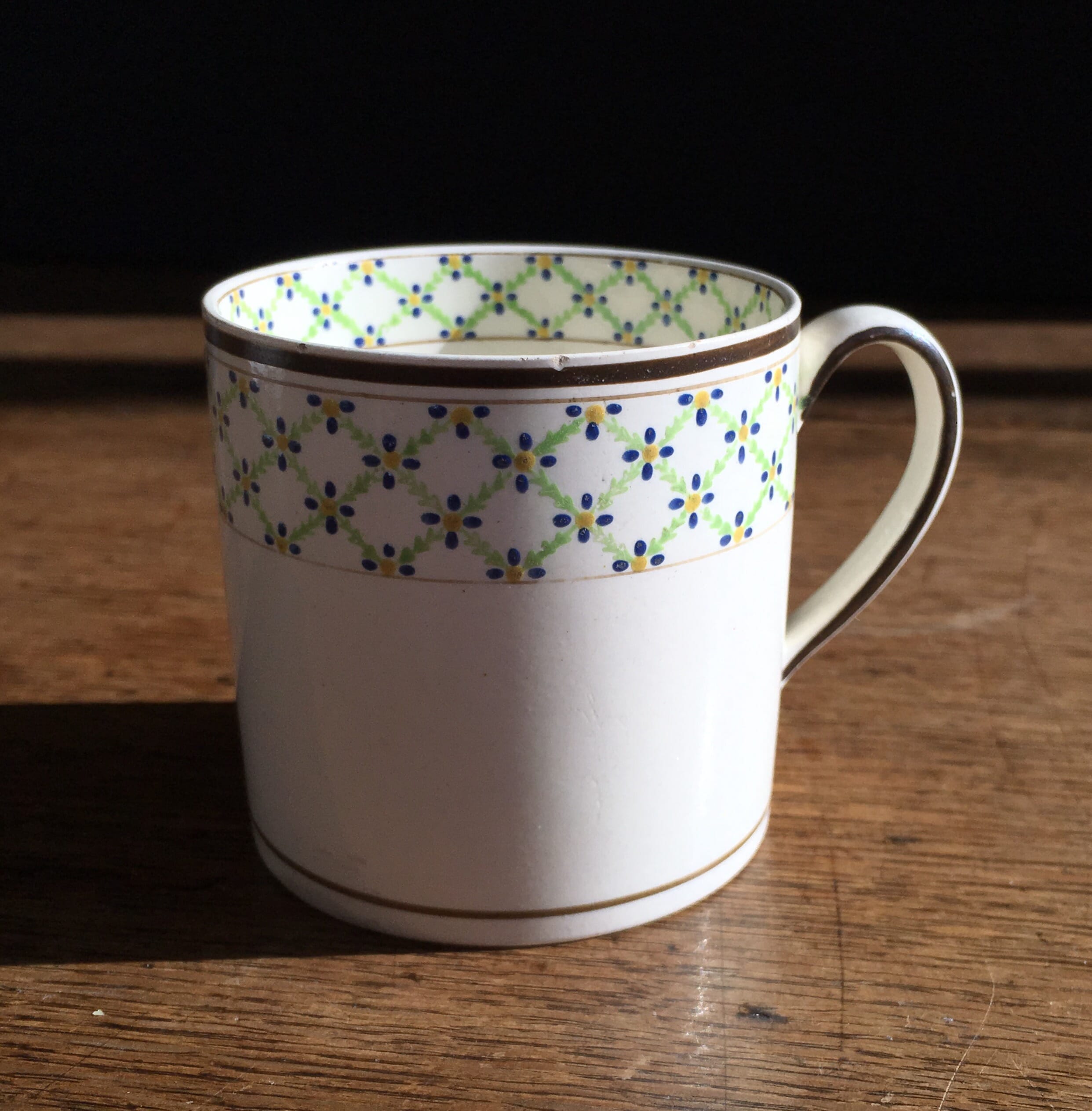 Wedgwood Creamware coffee can with daisy head borders, c. 1800-0
