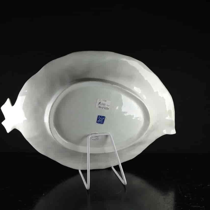Worcester leaf dish of large size, scale blue & flowers, c. 1770 -3732