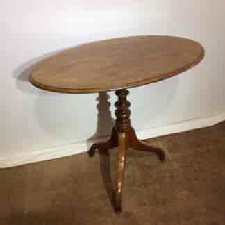 Victorian oval Mahogany table by William Smee, Circa 1855 -0