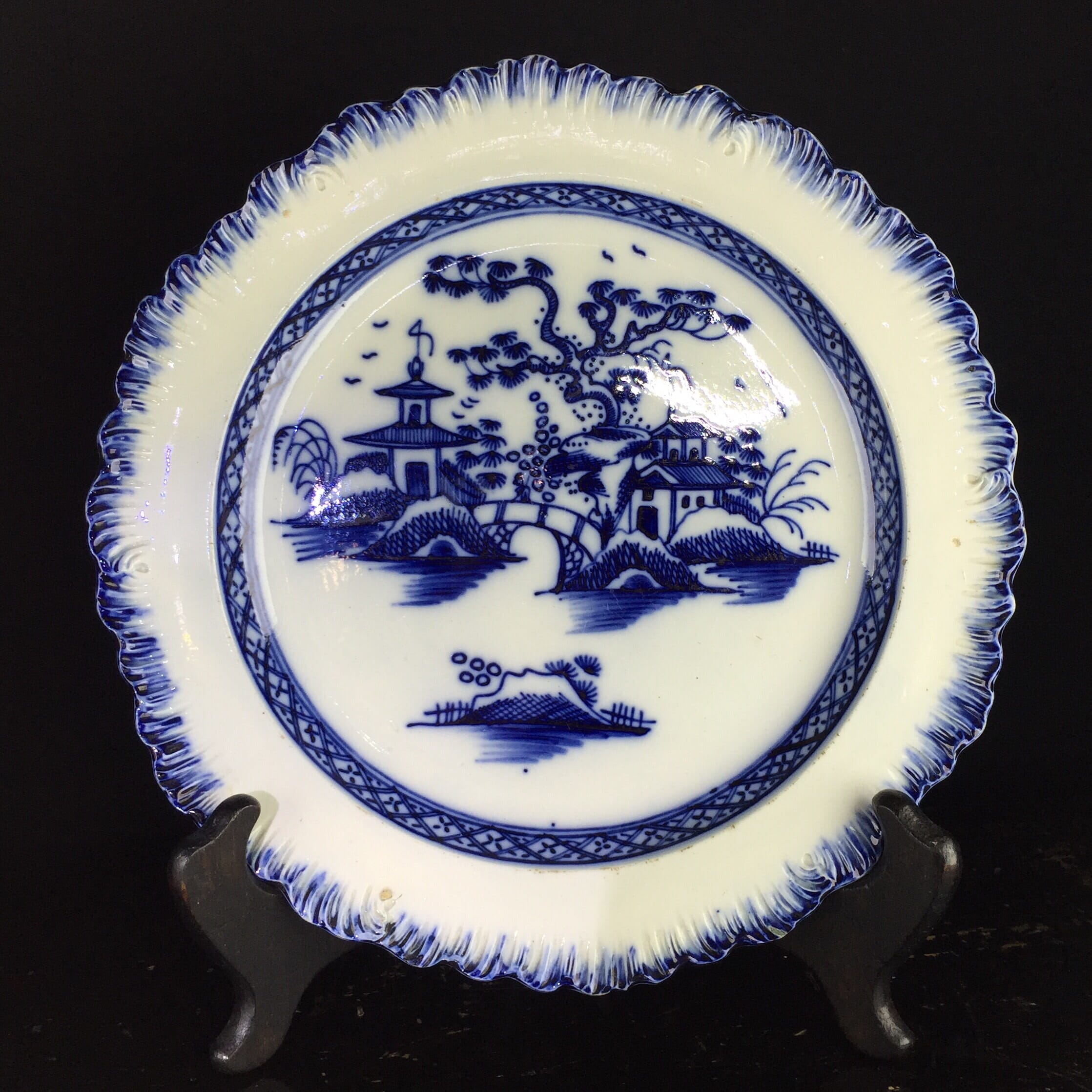 Liverpool pearlware plate with Chinoiserie in blue, C. 1780. -0