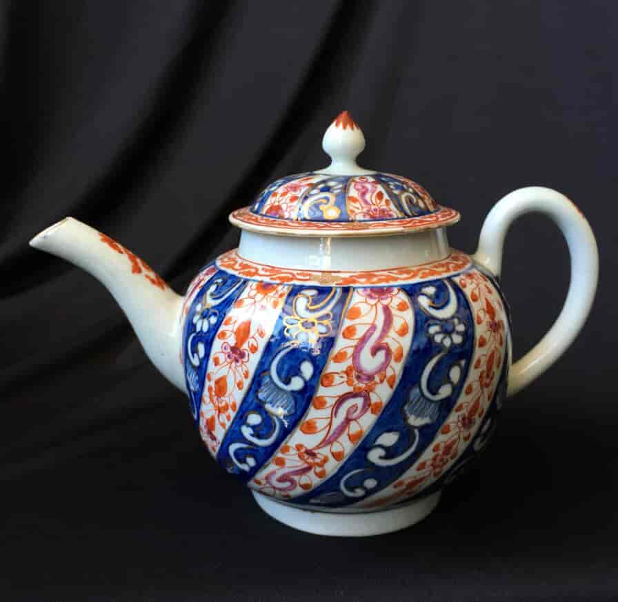 Worcester Queen Charlotte pattern teapot c.1765 -0