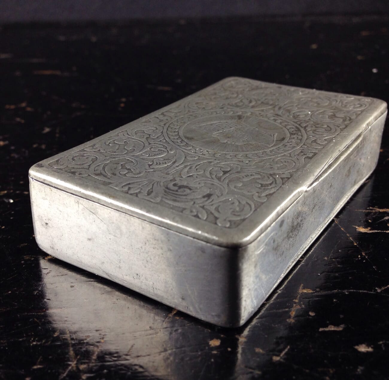 Pewter snuff box, monarch profile, 19th century -6139
