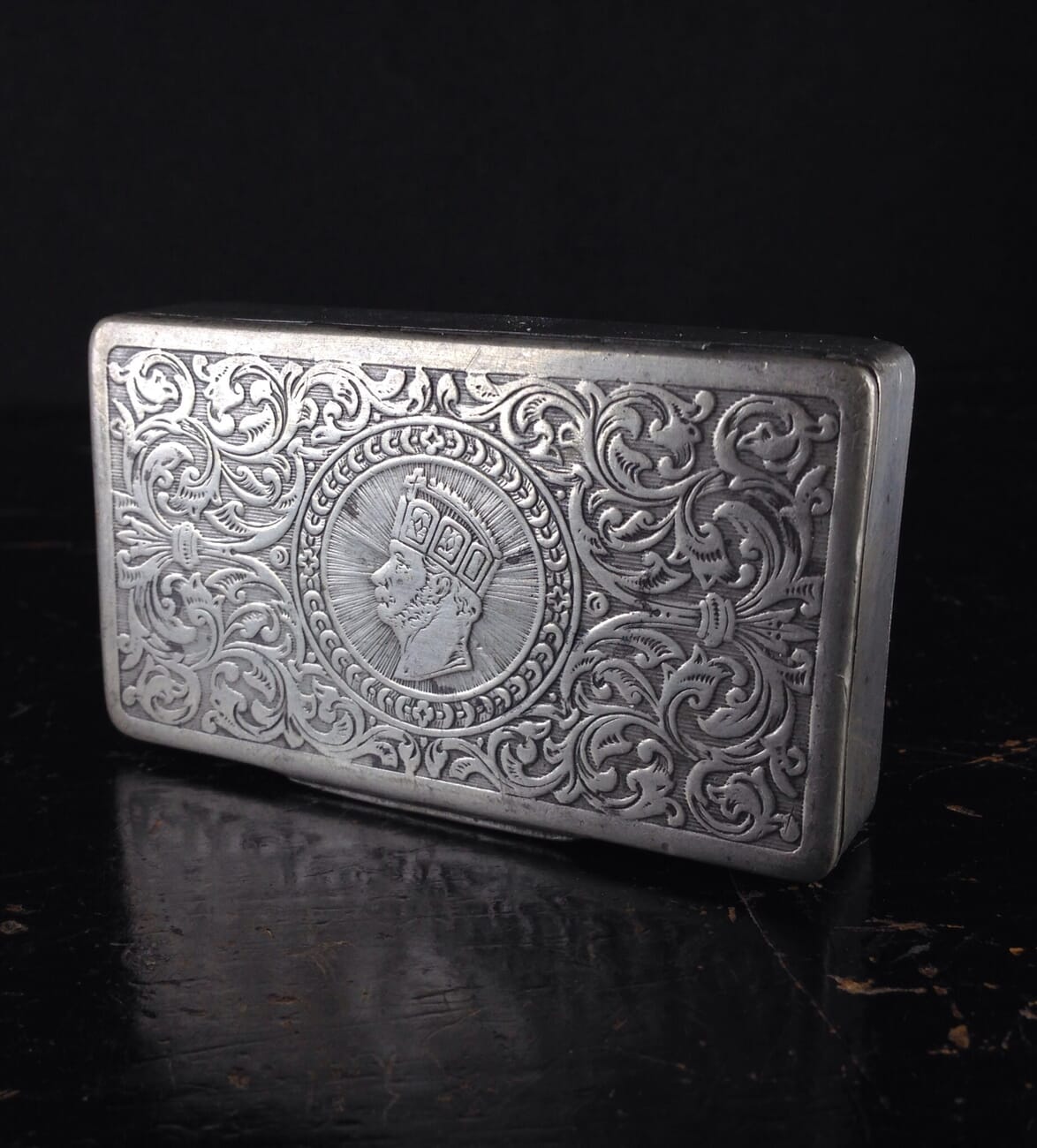 Pewter snuff box, monarch profile, 19th century -6140