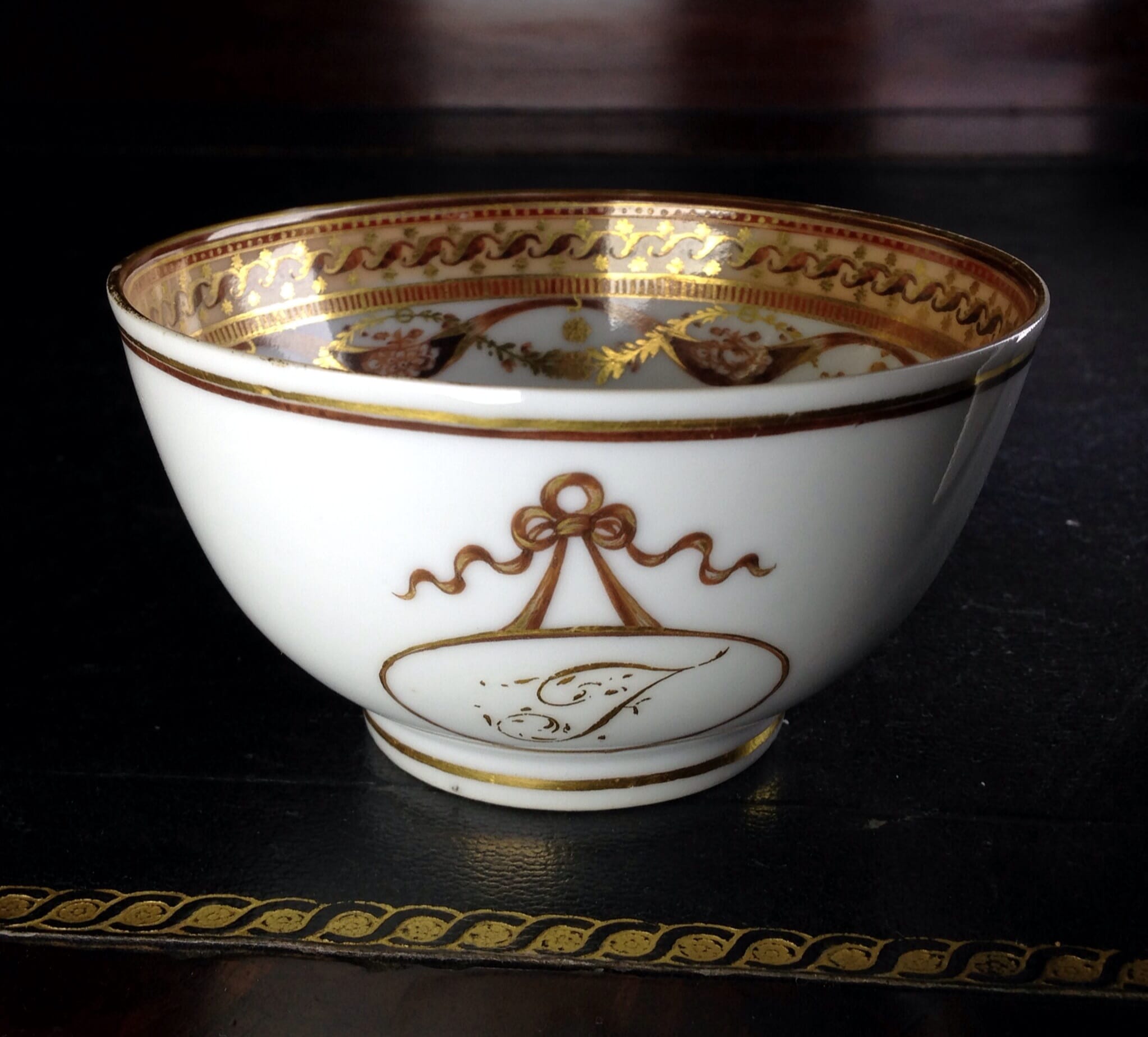 Chinese export tea bowl, sepia swags with reserve containing an 'F', c.1780-0