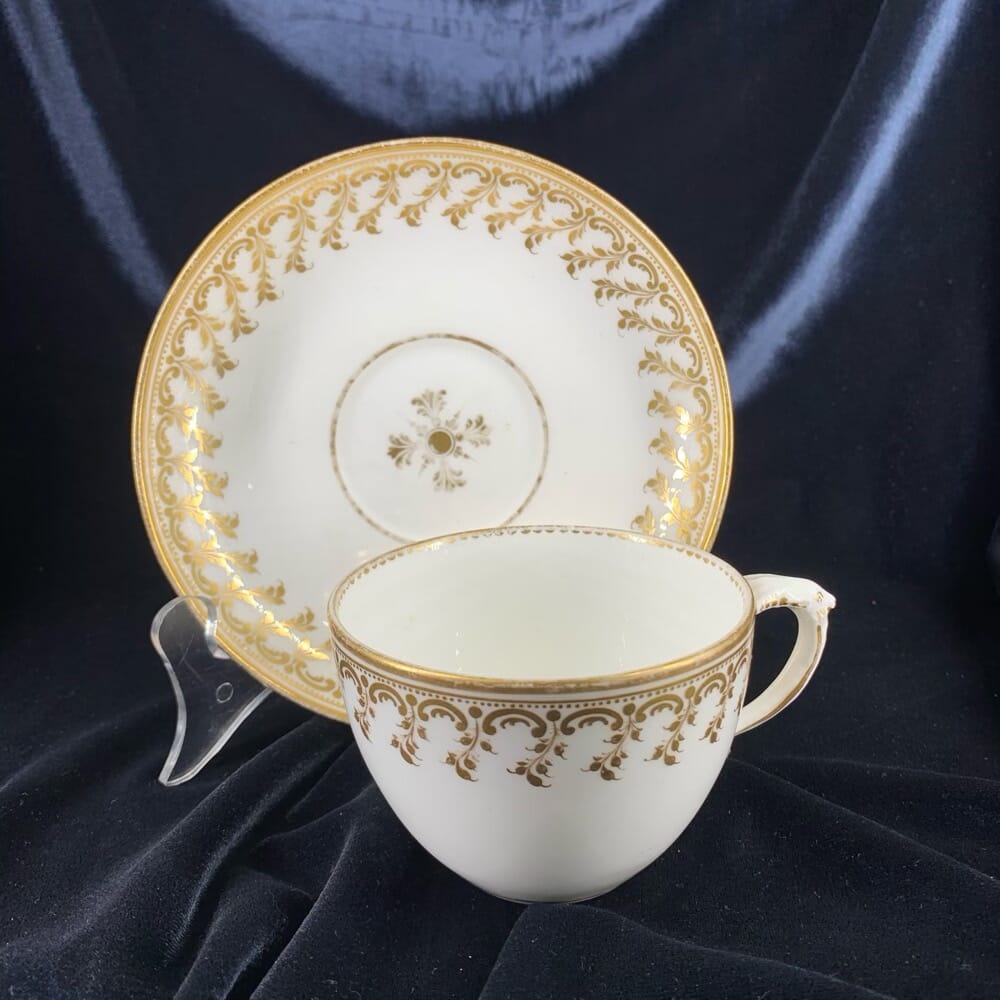 MINTON Cup&Saucer (1828年頃) 品数豊富！ 49.0%割引 sandorobotics.com