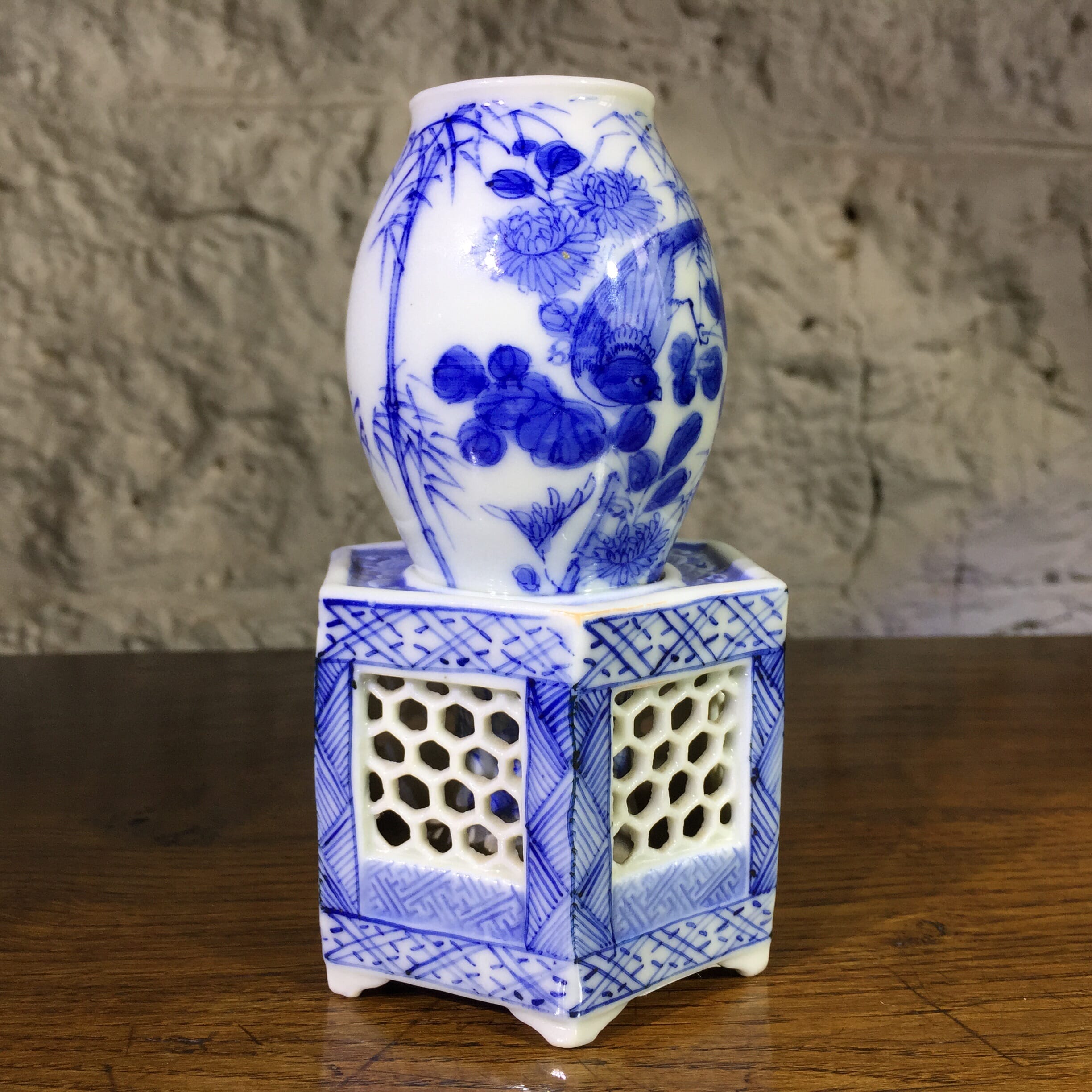 Japanese porcelain vase / cricket cage, c. 1900-0
