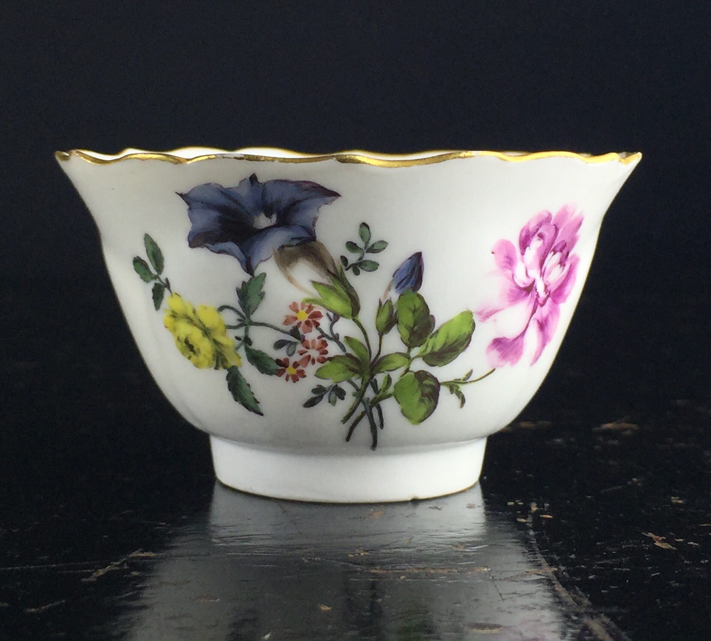 Meissen flower shape teabowl, painted with flowers, c. 1750-0