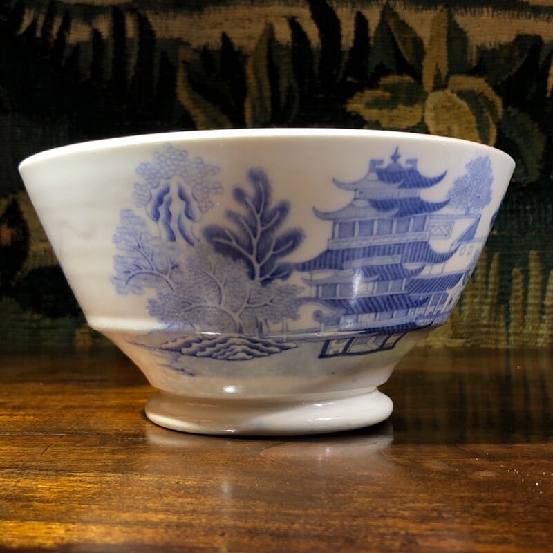 Davenport porcelain bowl, pagoda pattern, circa 1830-0
