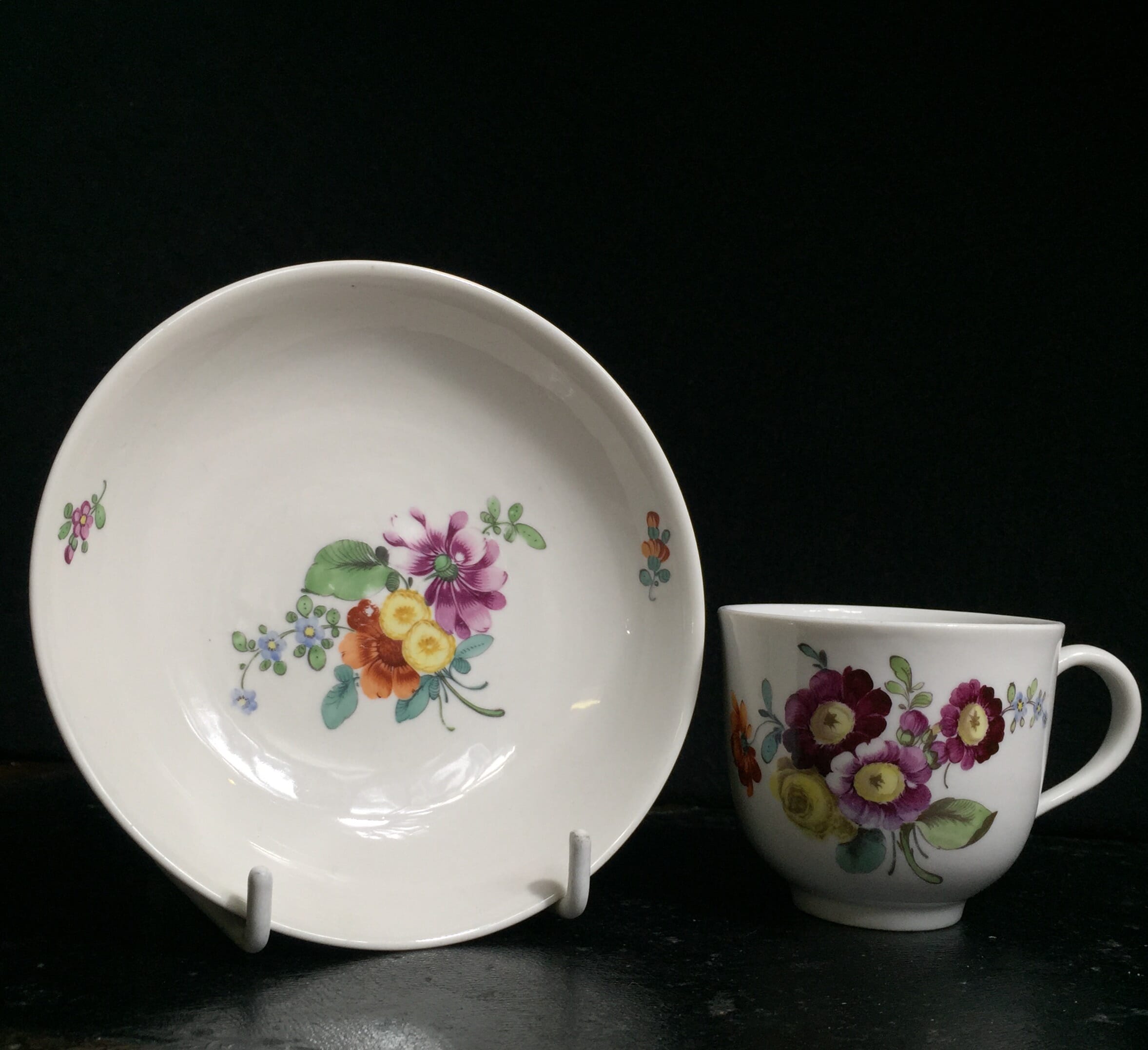 The Hague decorated (Dutch) porcelain cup & saucer, flower sprays, c. 1780 -0