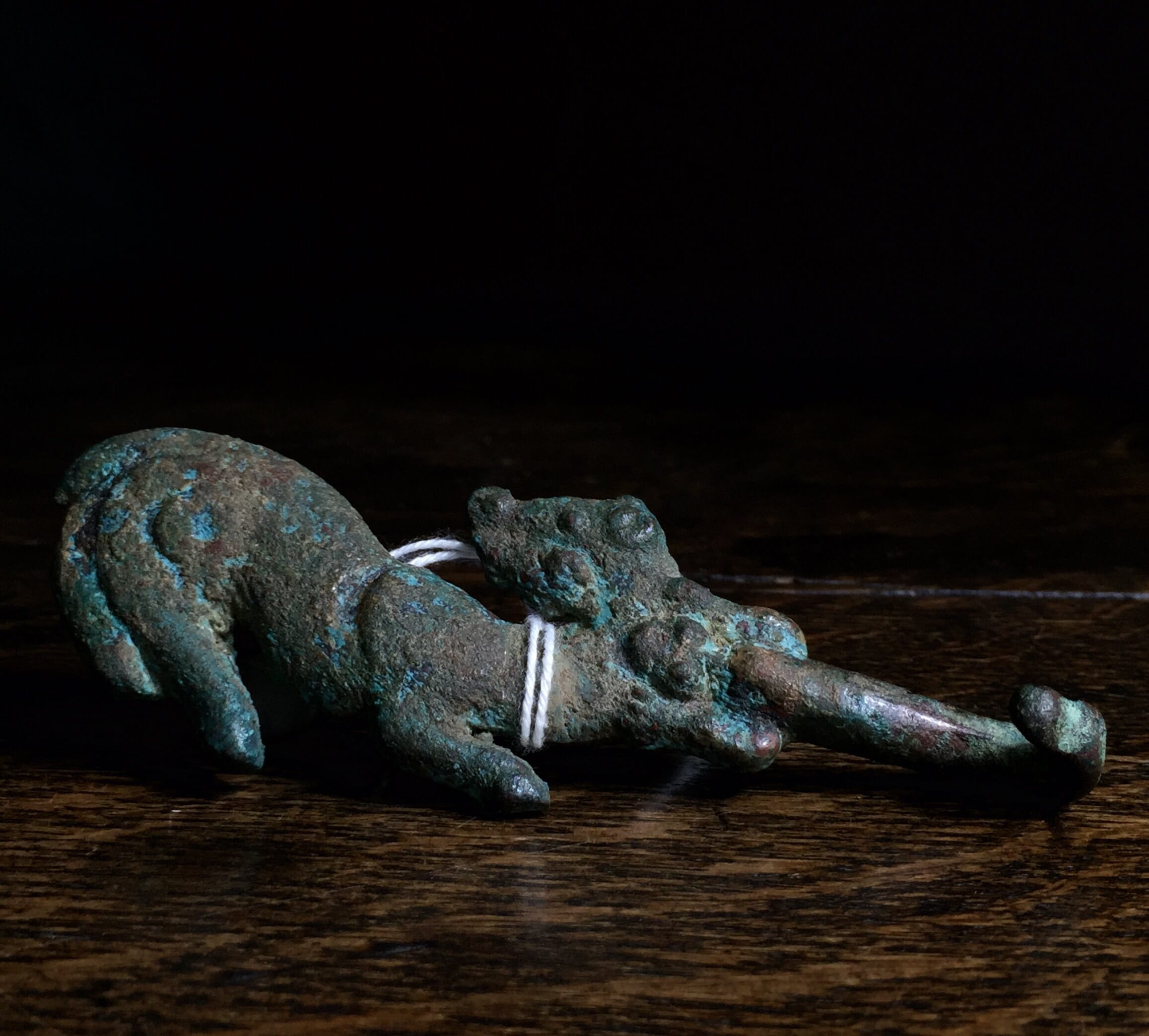 Bronze belt hook, feline & dragon, Han Dynasy 206BC - 221AD -0