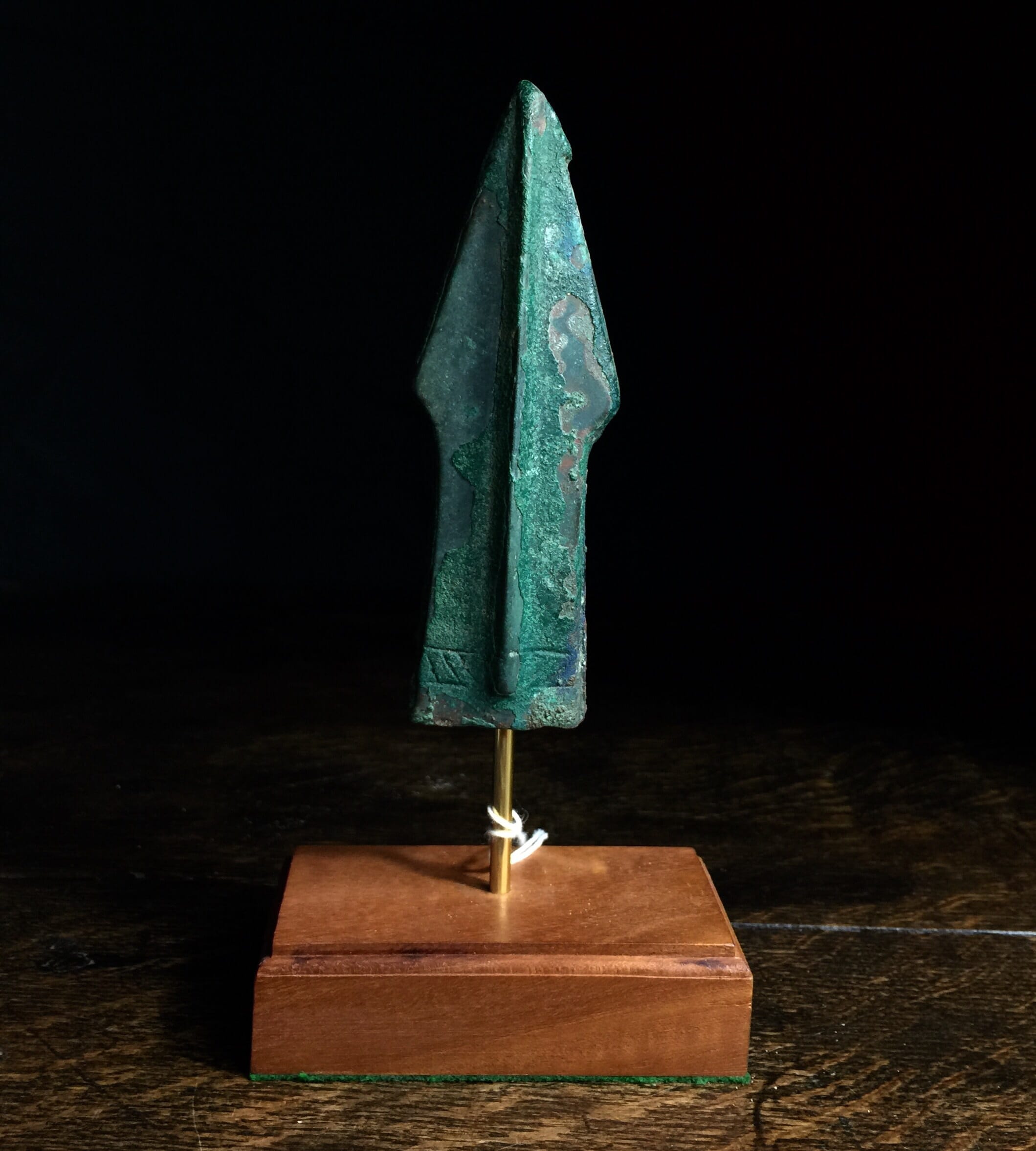 Rare bronze chariot fitting in the form of a spear head, Han Dynasty -0