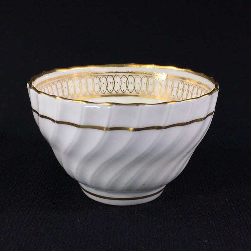 Chamberlain's Worcester teabowl, gilt pattern, c.1795-0