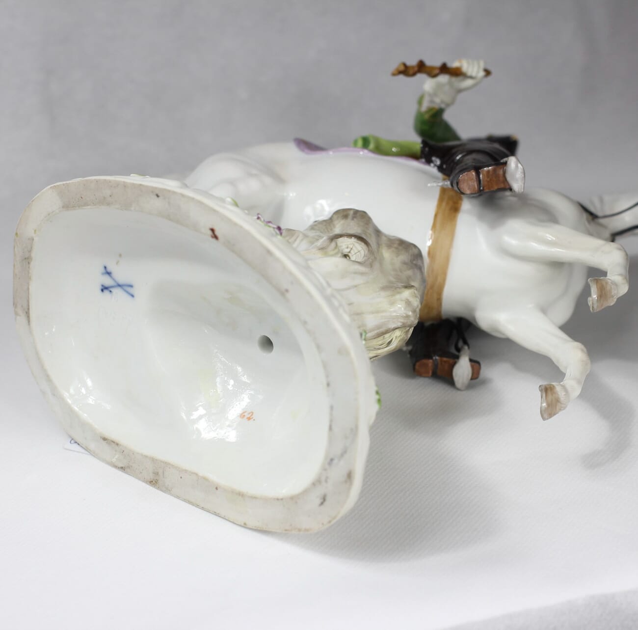 Meissen figure of a soldier on horseback, 19th century -13438