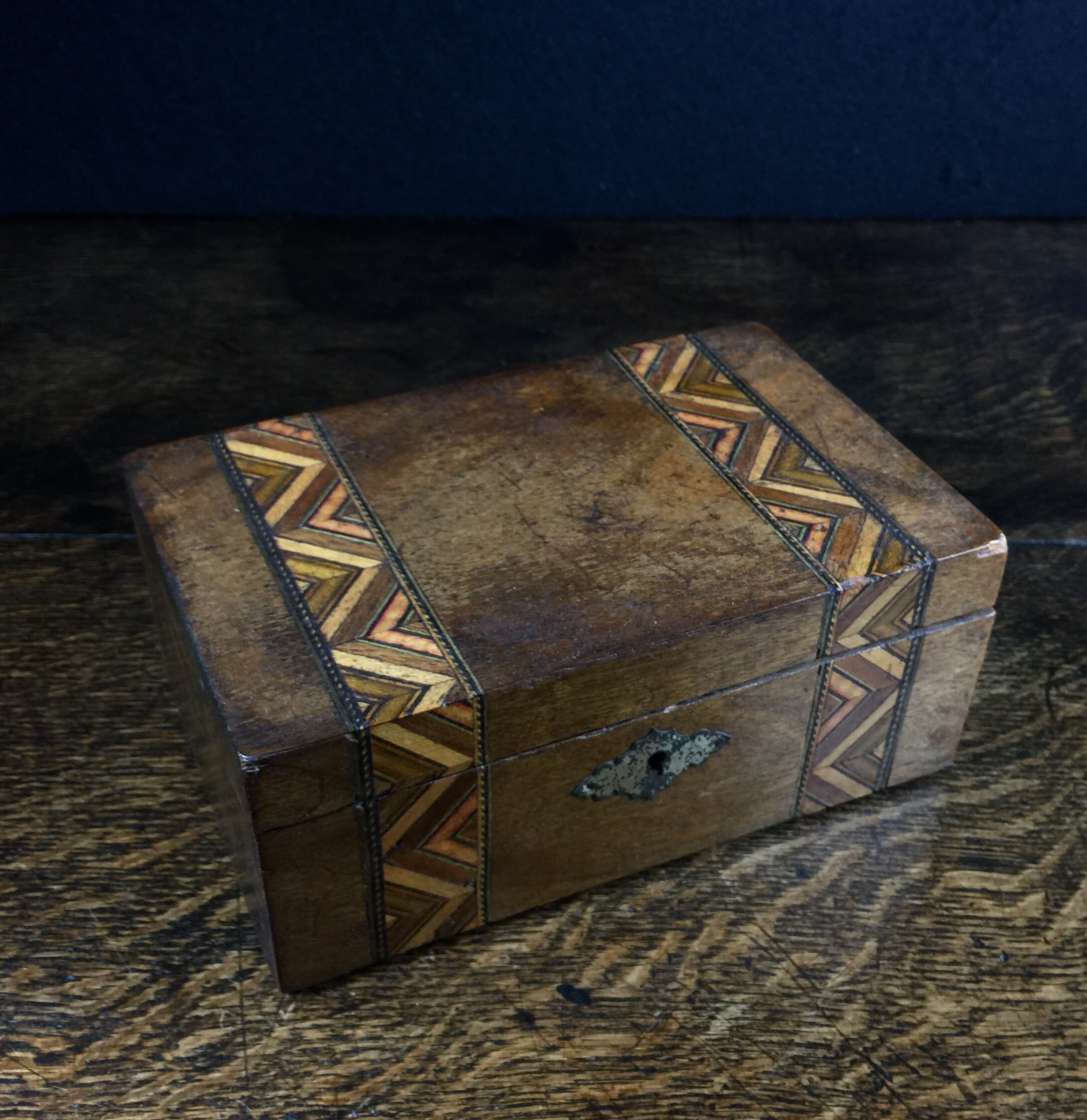 Small Victorian box, inlaid bands, c. 1880-0