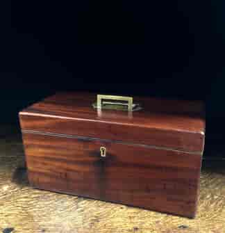 Georgian Mahogany tea caddy, flush brass handle, circa 1820-0