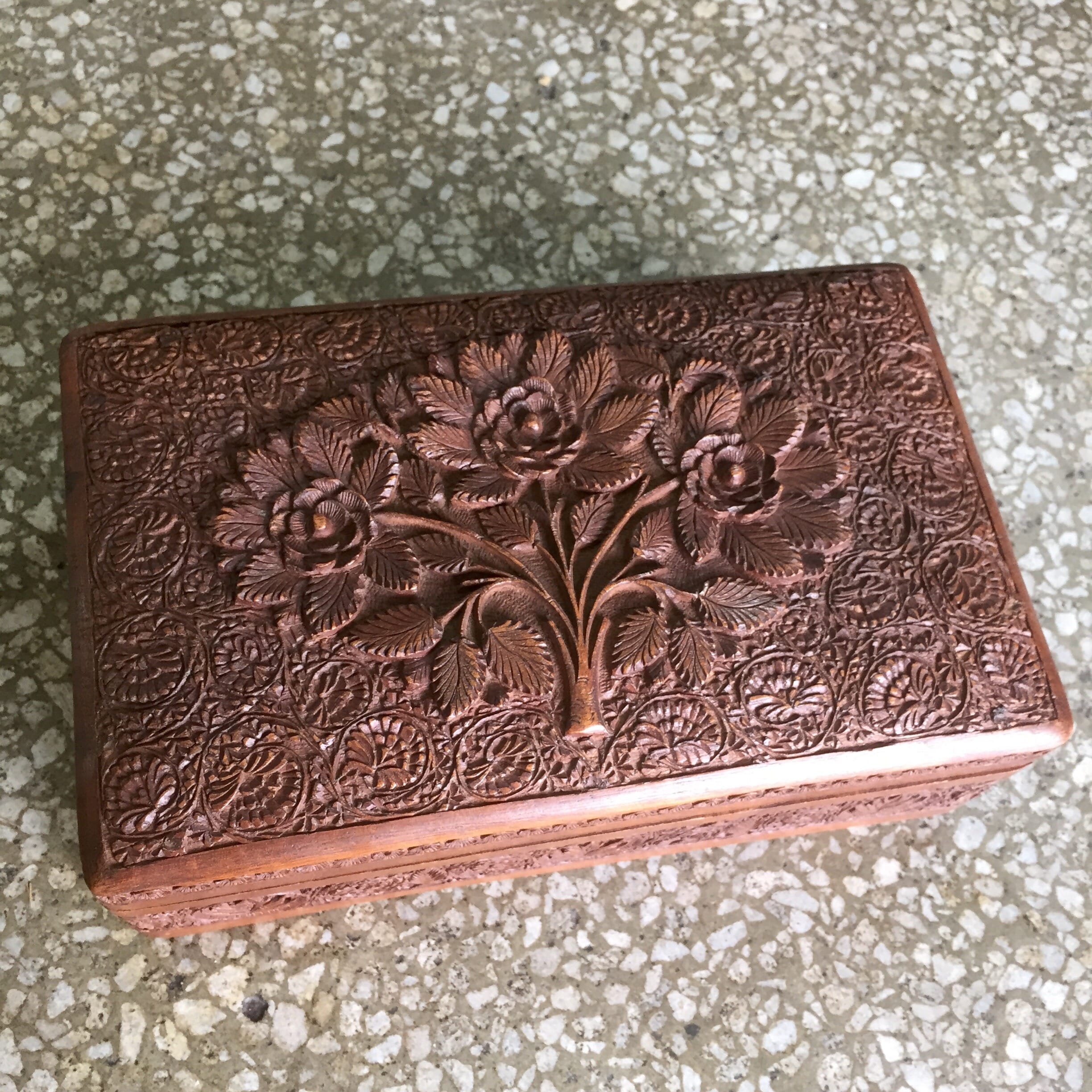 Indian box carved with flowers, early 20th c.-0