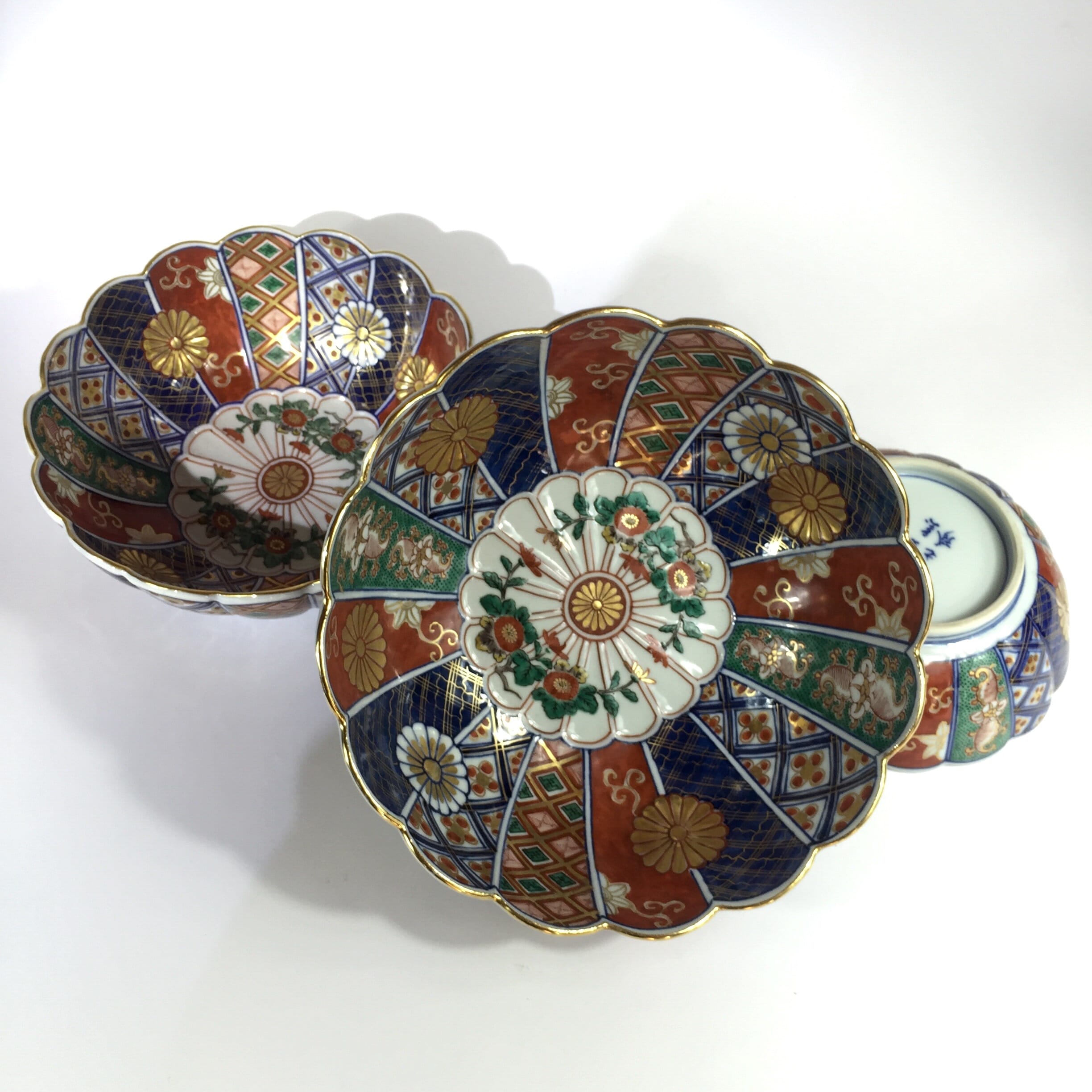 Set of three Japanese porcelain bowls of graduating size. c. 1910 -0