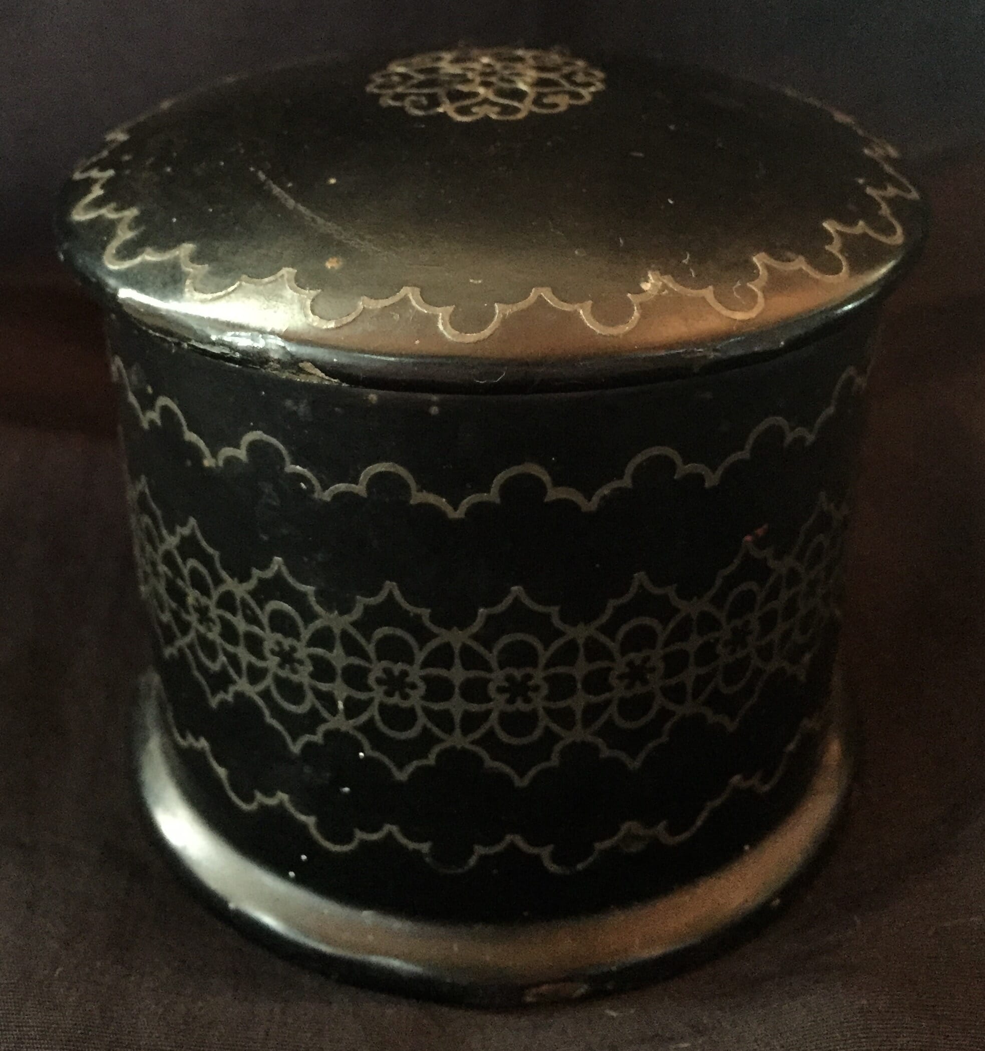 Victorian paper mache lidded box with pewter inlay, c. 1860 -0