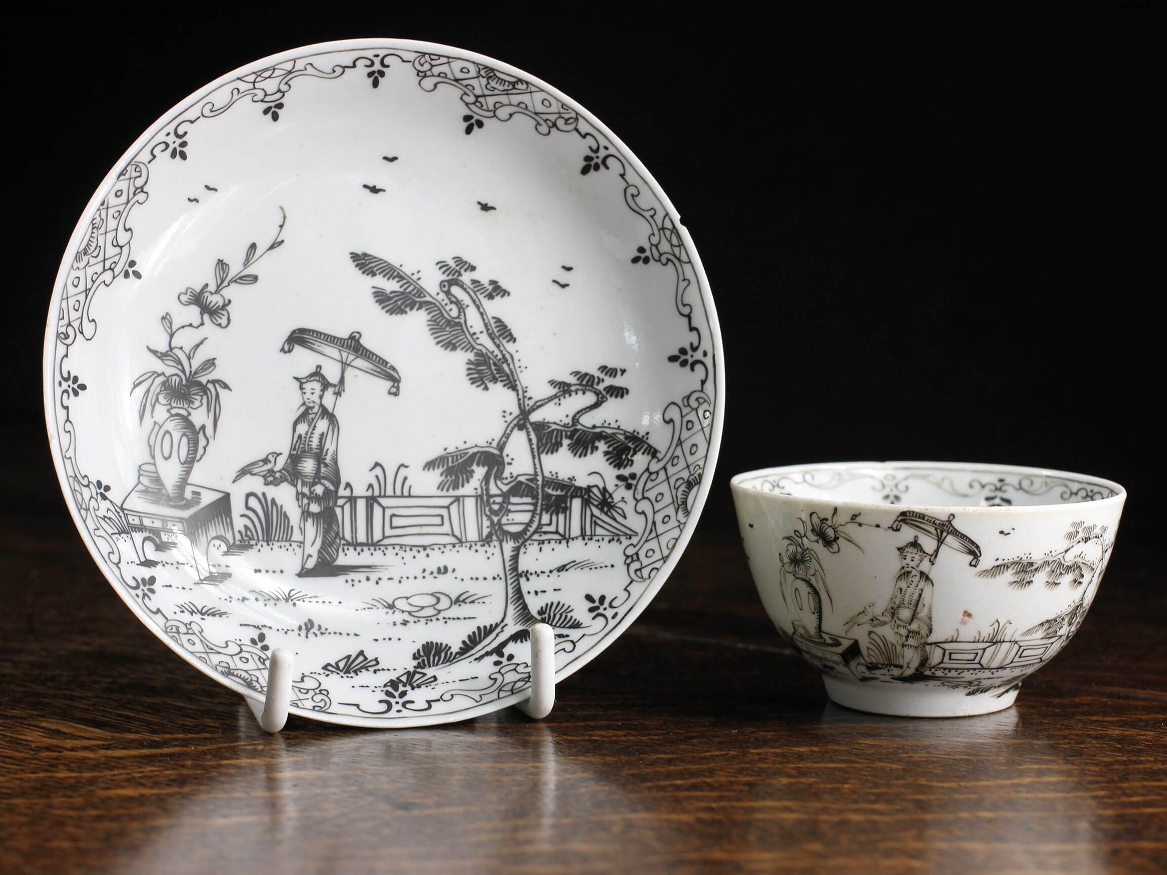 Worcester 'pencilled' pattern Chinoiserie teabowl & saucer, c. 1760-0
