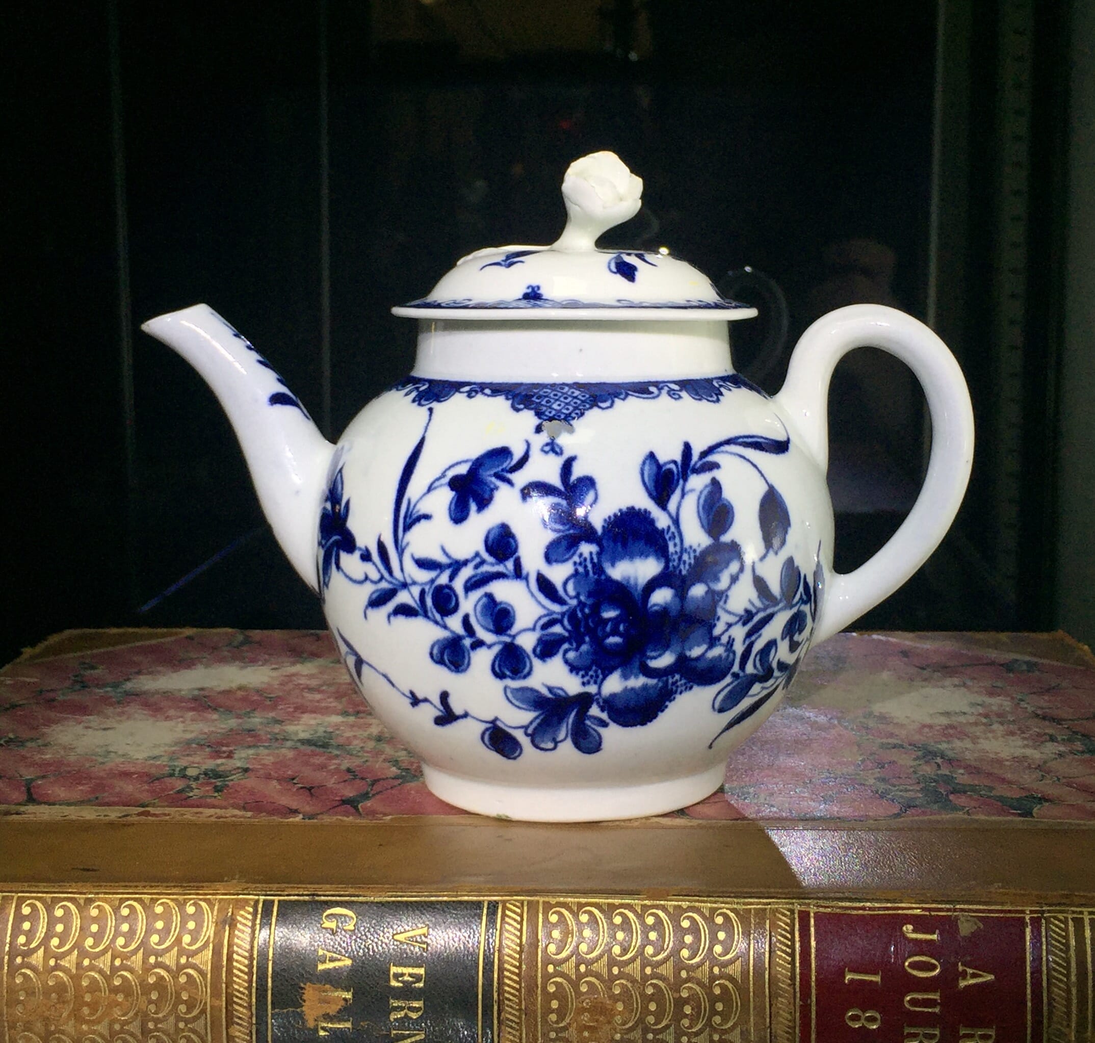 Worcester teapot, underglaze blue 'Mansfield' pattern, c. 1765 -0