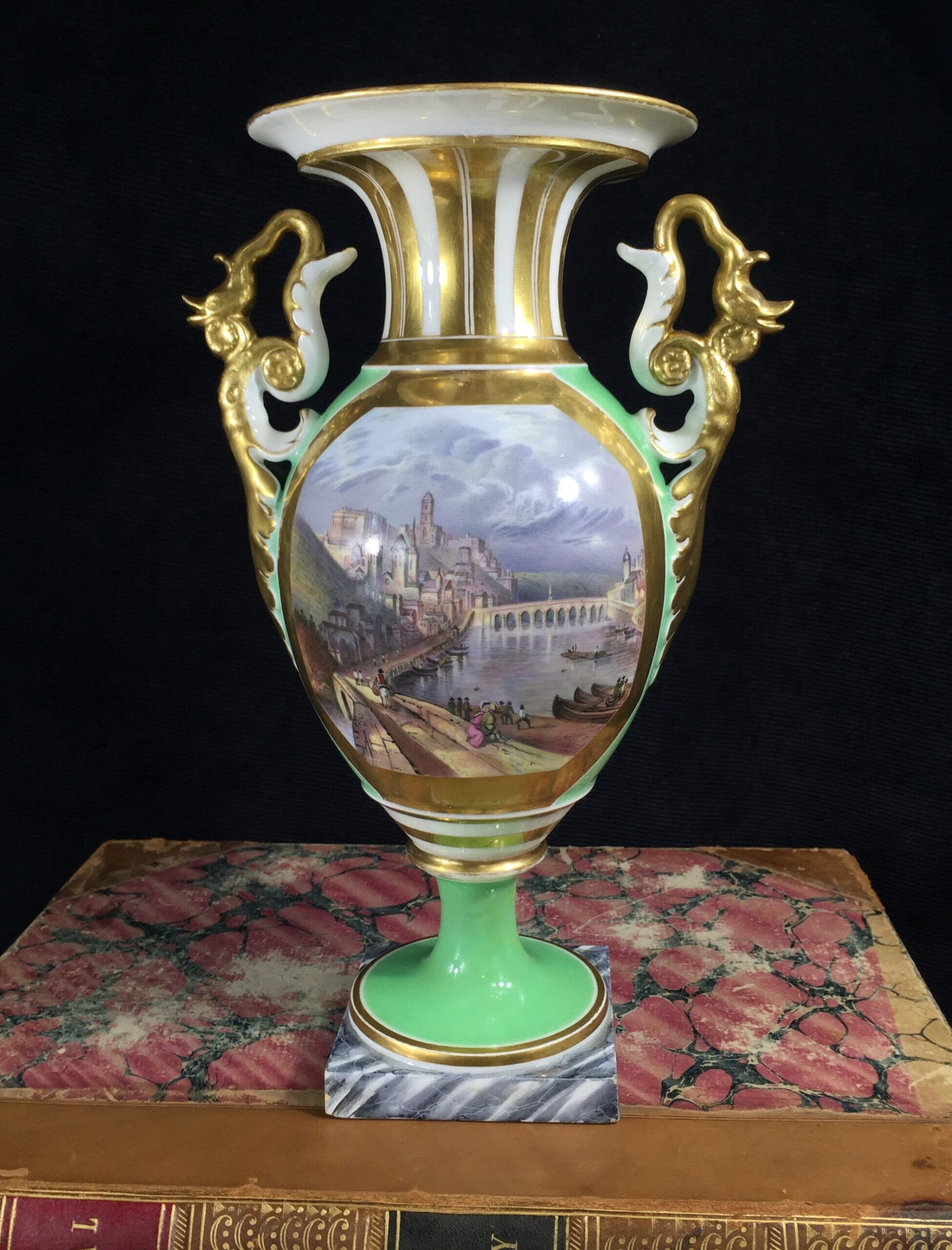 Graingers Worcester vase, view of Blois, circa 1820-0