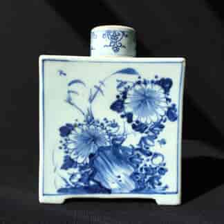 Chinese Export square tea canister & wood lid, blue & white, c.1775 –  Moorabool Antique Galleries