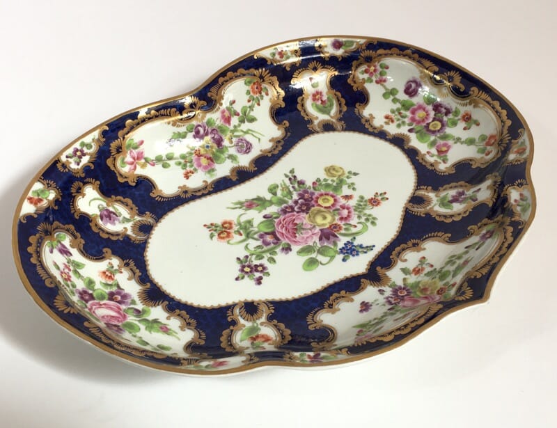Worcester heart shaped dish with scale blue ground, flowers, c.1770-0