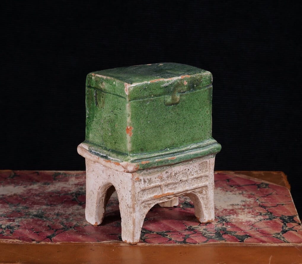 Chinese Ming Dynasty model chest, 16th century -0