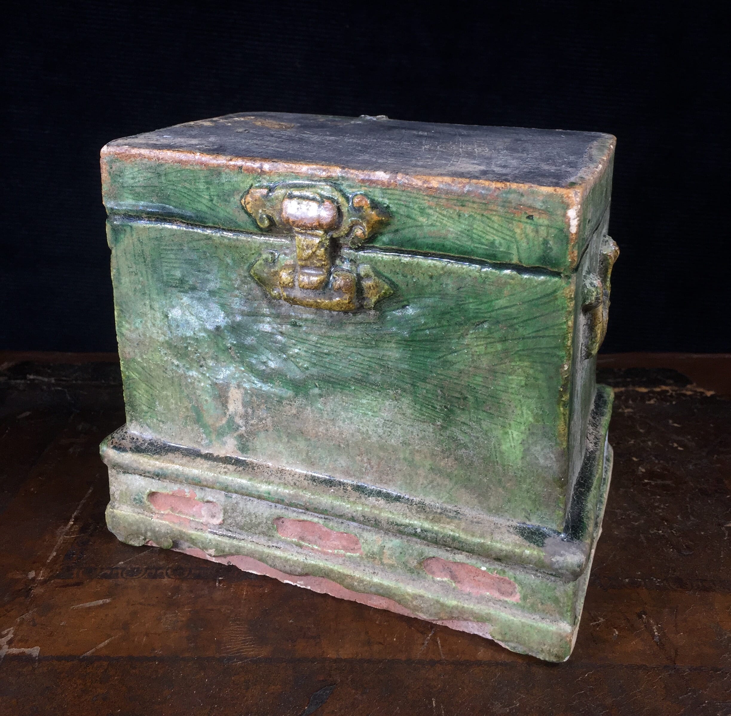 Chinese Ming Dynasty model chest, 16th century-0