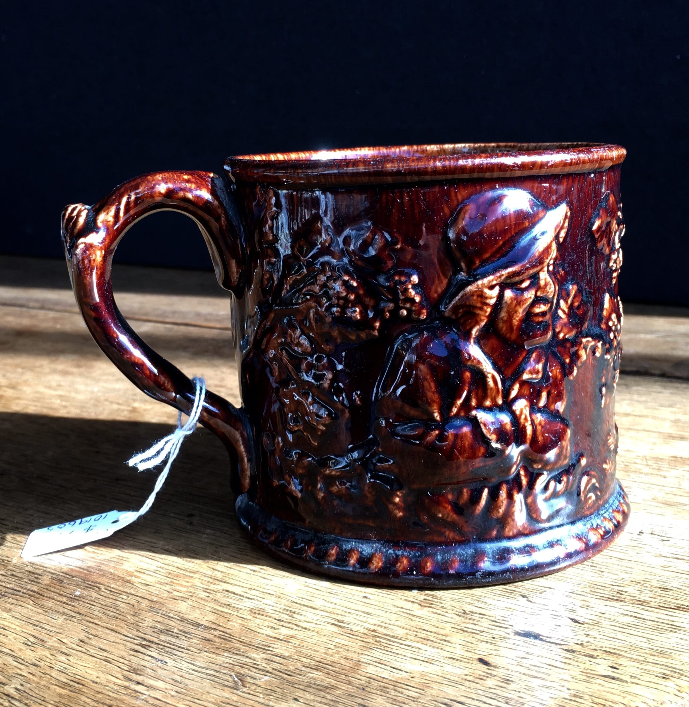 Frog mug in Rockingham glaze, hops & drinkers moulded, c.1840-0