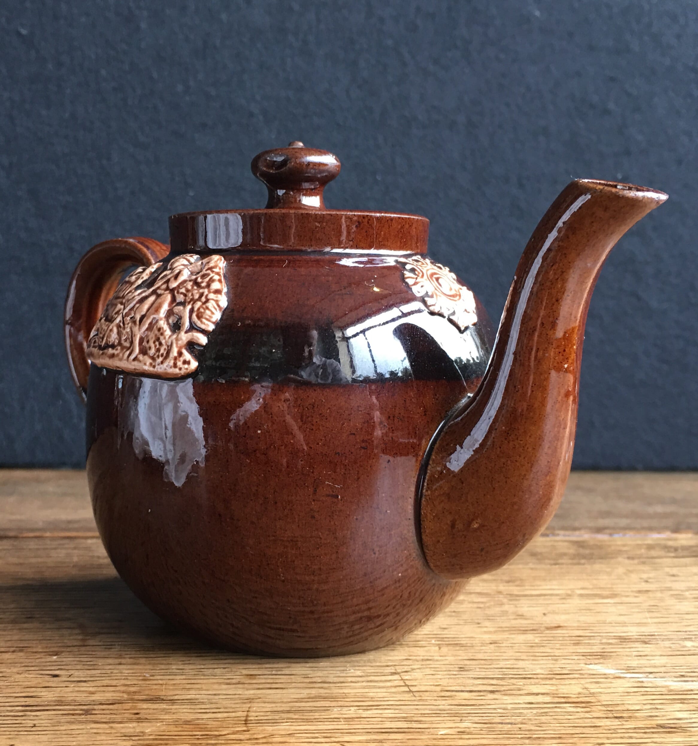 Rockingham glaze teapot with sprigging, C. 1830 -16953 – Moorabool ...